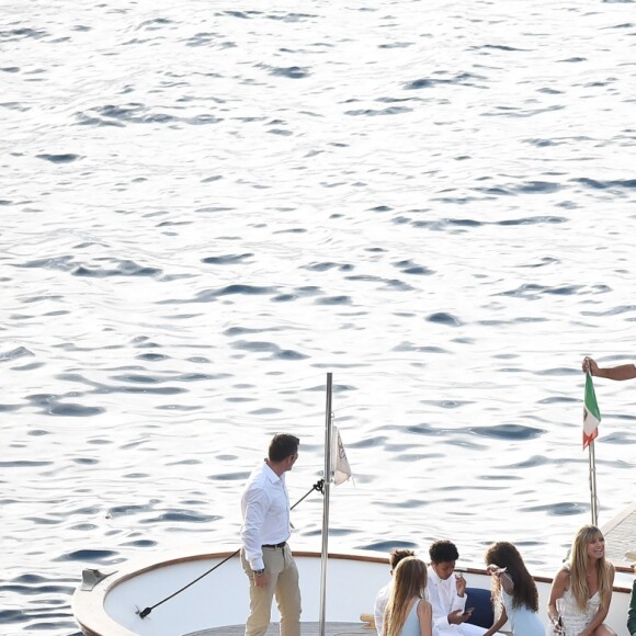 HHeidi Klum et Tom Kaulitz arrivent en bateau au restaurant Riccio à Capri, pour une réception à la veille de leur mariage. Le 2 août 2019.