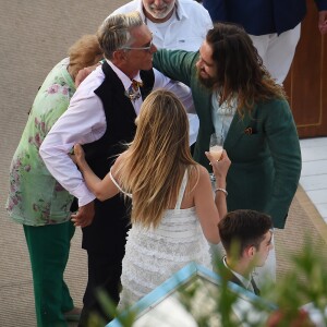 HHeidi Klum et Tom Kaulitz arrivent en bateau au restaurant Riccio à Capri, pour une réception à la veille de leur mariage. Le 2 août 2019.