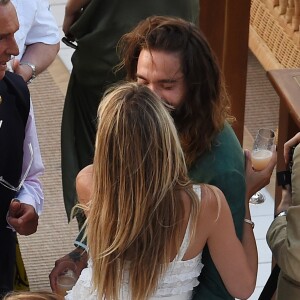 HHeidi Klum et Tom Kaulitz arrivent en bateau au restaurant Riccio à Capri, pour une réception à la veille de leur mariage. Le 2 août 2019.