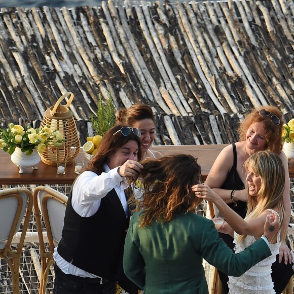 HHeidi Klum et Tom Kaulitz arrivent en bateau au restaurant Riccio à Capri, pour une réception à la veille de leur mariage. Le 2 août 2019.