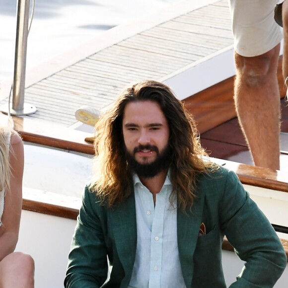 HHeidi Klum, Tom Kaulitz et les quatre enfants d'Heidi, Leni, Henry, Johan et Lou, arrivent en bateau au restaurant Riccio à Capri, pour une réception à la veille de leur mariage. Le 2 août 2019.