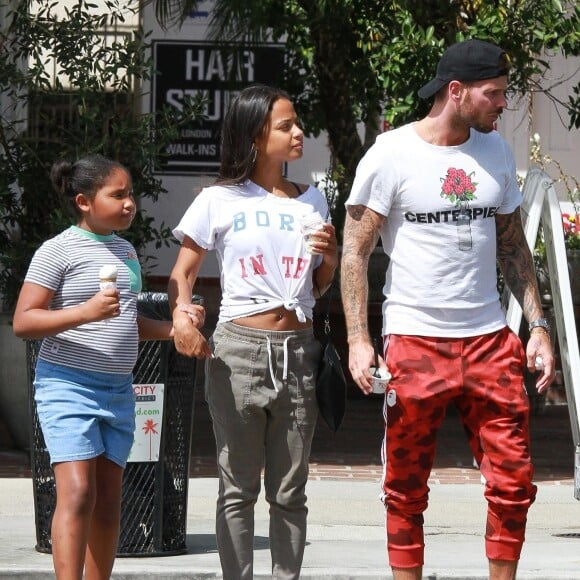 Matt Pokora, sa compagne Christina Milian enceinte et sa fille Violet Nash se rendent au glacier McConnell pour le goûter après avoir acheté des vêtements pour bébés à Los Angeles, le 3 août 2019.