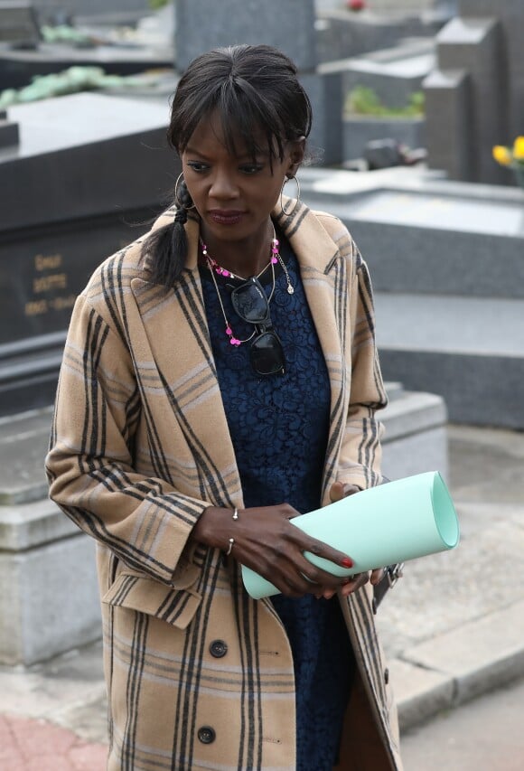 Rama Yade lors des obsèques de Véronique Colucci au cimetière communal de Montrouge, le 12 avril 2018.