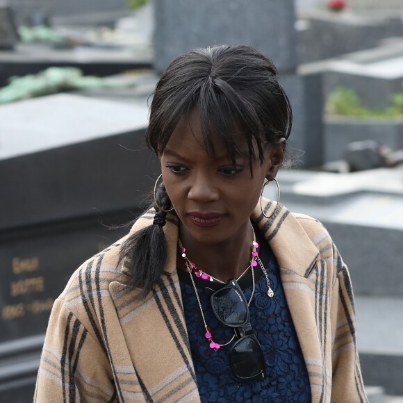 Rama Yade lors des obsèques de Véronique Colucci au cimetière communal de Montrouge, le 12 avril 2018.