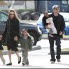 Angelina Jolie, Brad Pitt, leurs enfants Pax, Maddox et Zahara à la Nouvelle-Orléans, en 2007.