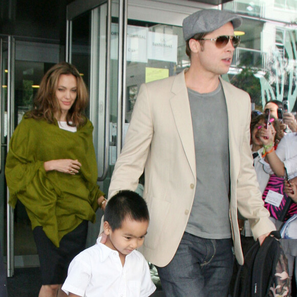 Angelina Jolie, Brad Pitt et Maddox au lycée français de New York en 2007.