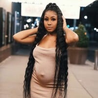 Yung Miami : La rappeuse enceinte visée par des coups de feu
