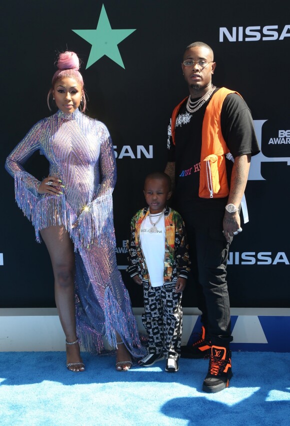 Yung Miami, son fils Jai et son petit ami, le producteur Southside aux BET Awards 2019 au Staples Center à Los Angeles, le 23 juin 2019.