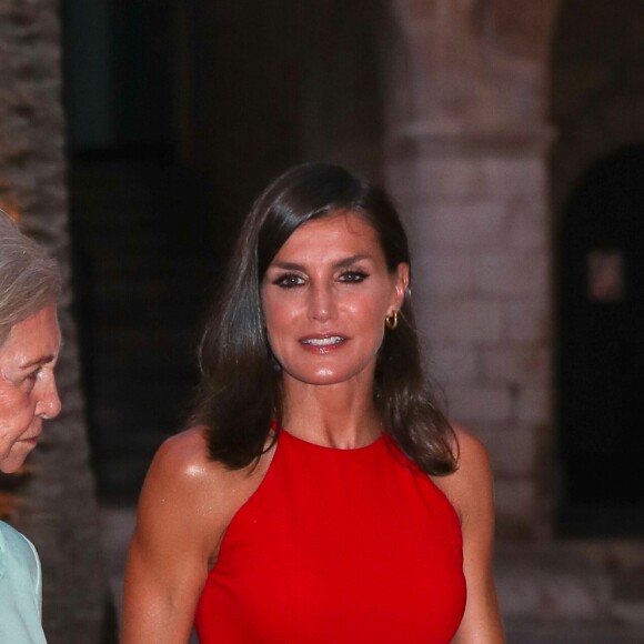 La reine Sofia et la reine Letizia d'Espagne au palais de la Almudaina le 7 août 2019 à Palma de Majorque pour la traditionnelle réception offerte en l'honneur de la communauté des Îles Baléares.
