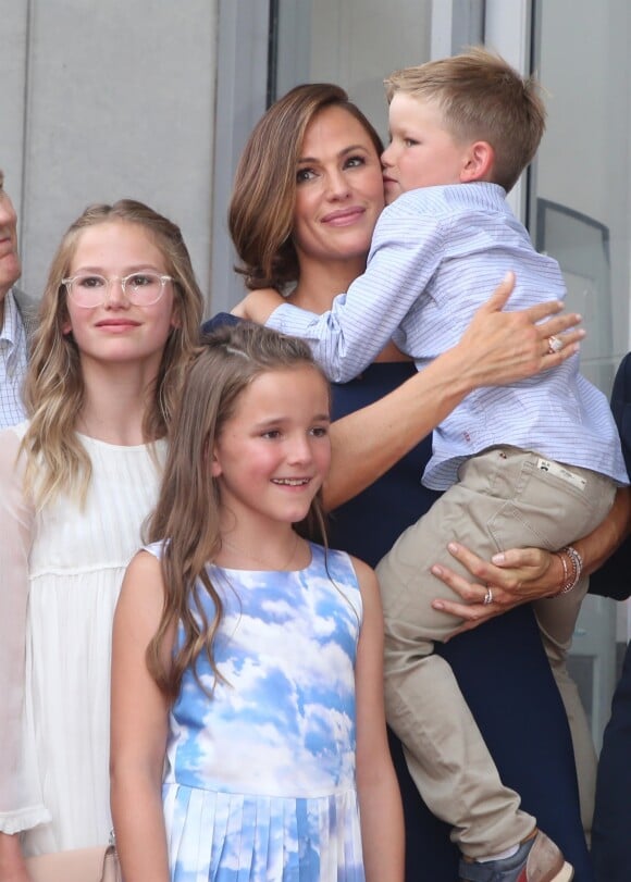 Jennifer Garner avec ses enfants Samuel Affleck, Violet Affleck et Seraphina Affleck, Walk Of Fame de Los Angeles, le 20 août 2018.