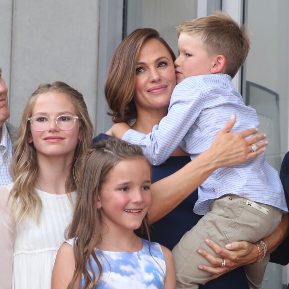 Jennifer Garner avec ses enfants Samuel Affleck, Violet Affleck et Seraphina Affleck, Walk Of Fame de Los Angeles, le 20 août 2018.