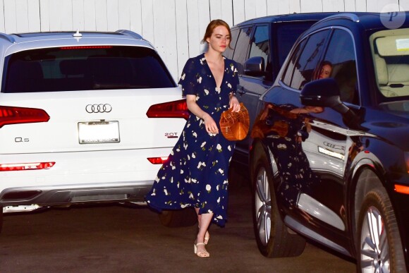 Exclusif - Emma Stone et son compagnon Dave McCary sont allés dîner dans le restaurant Giorgio Baldi à Santa Monica, le 8 août 2019.
