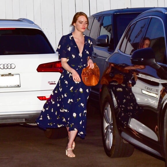 Exclusif - Emma Stone et son compagnon Dave McCary sont allés dîner dans le restaurant Giorgio Baldi à Santa Monica, le 8 août 2019.