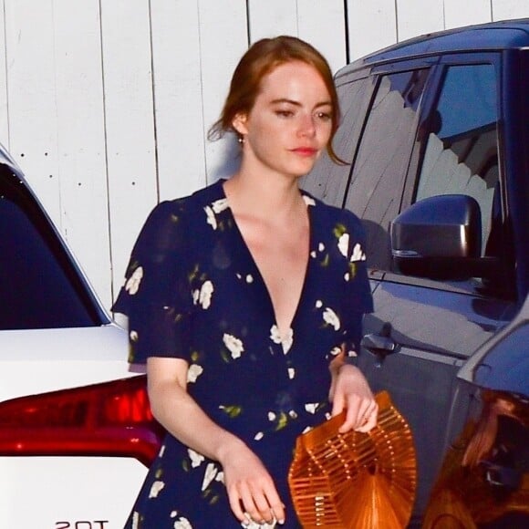 Exclusif - Emma Stone et son compagnon Dave McCary sont allés dîner dans le restaurant Giorgio Baldi à Santa Monica, le 8 août 2019.