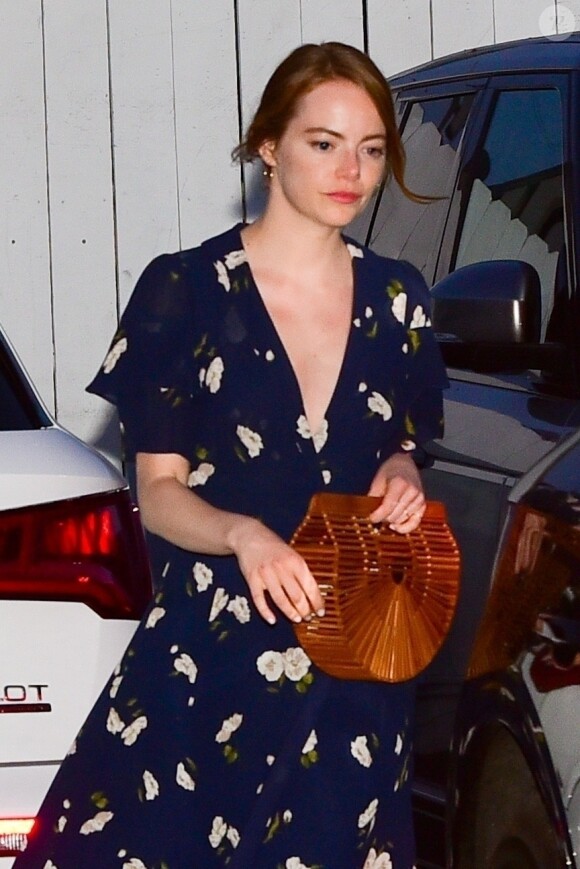 Exclusif - Emma Stone et son compagnon Dave McCary sont allés dîner dans le restaurant Giorgio Baldi à Santa Monica, le 8 août 2019.