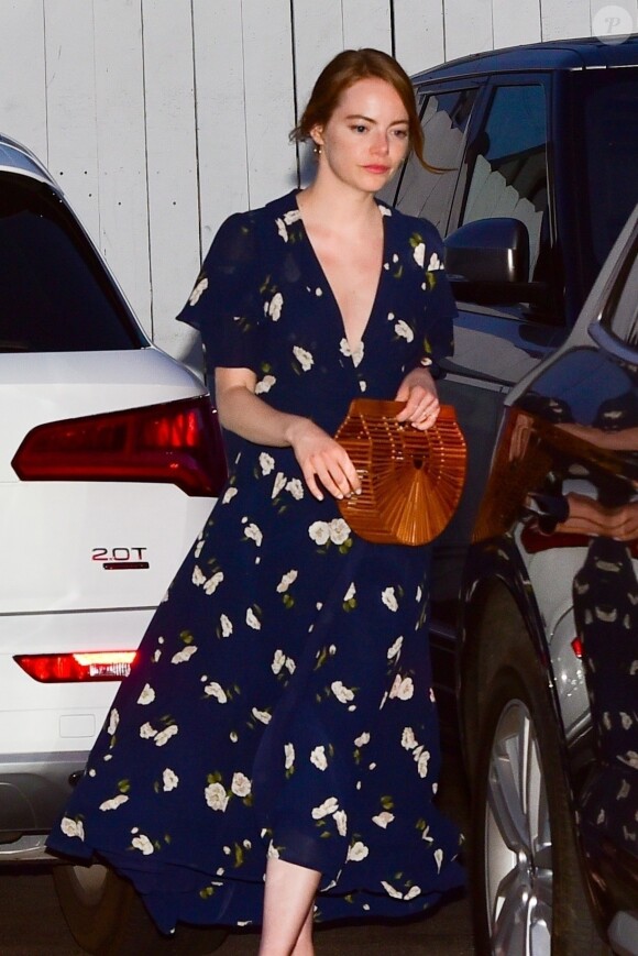 Exclusif - Emma Stone et son compagnon Dave McCary sont allés dîner dans le restaurant Giorgio Baldi à Santa Monica, le 8 août 2019.