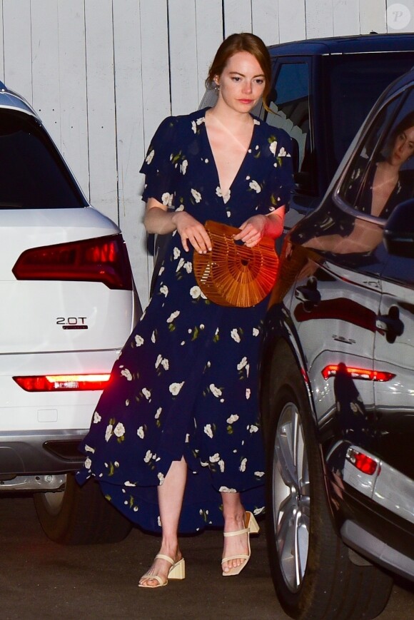 Exclusif - Emma Stone et son compagnon Dave McCary sont allés dîner dans le restaurant Giorgio Baldi à Santa Monica, le 8 août 2019.