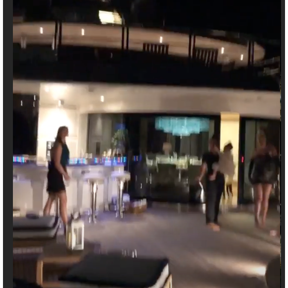 Kylie Jenner : son incroyable anniversaire pour ses 22 ans sur un yacht.