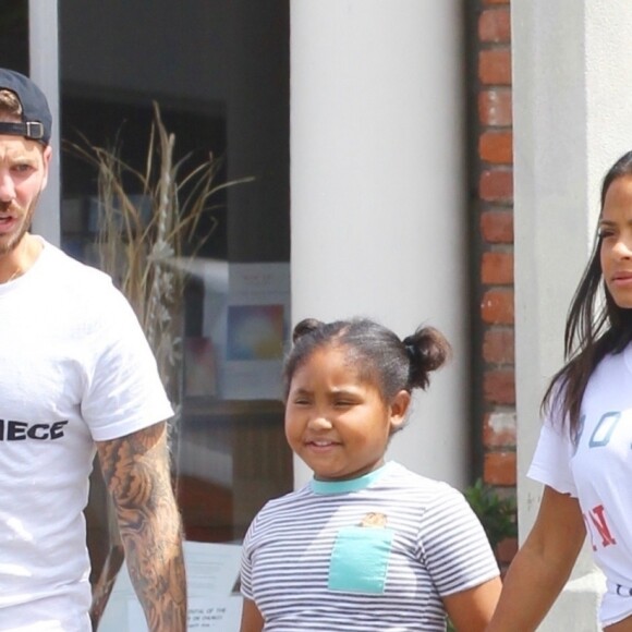 Matt Pokora, sa compagne Christina Milian enceinte et sa fille Violet Nash - Enceinte et radieuse, C.Milian se rend au glacier McConnell avec compagnon M.Pokora et sa fille V.Nash pour le goûter après avoir acheté des vêtements pour bébés. La chanteuse 'Dip it Low' et son compagnon ont annoncé sa grossesse la semaine dernière via Instagram. C'est le premier enfant du couple et le premier enfant de M.Pokora. Los Angeles, le 3 août 2019.