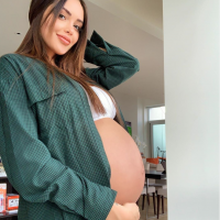 Nabilla enceinte : En pleurs, elle dévoile son baby bump de 30 semaines