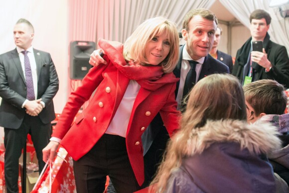 Le président de la république, Emmanuel Macron et la première dame Brigitte Macron fêtent le Noël de l'Elysée à la Manufacture des Gobelins, Paris, France, le 19 décembre 2018. © Stephane Lemouton / Bestimage