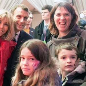 Le président de la république, Emmanuel Macron et la première dame Brigitte Macron fêtent le Noël de l'Elysée à la Manufacture des Gobelins, Paris, France, le 19 décembre 2018. © Stephane Lemouton / Bestimage