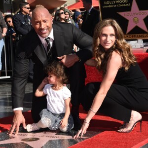 Dwayne Johnson avec sa femme Lauren Hashian et sa fille Jasmine - Dwayne Johnson reçoit son étoile sur le walk of Fame à Hollywood, le 13 décembre 2017
