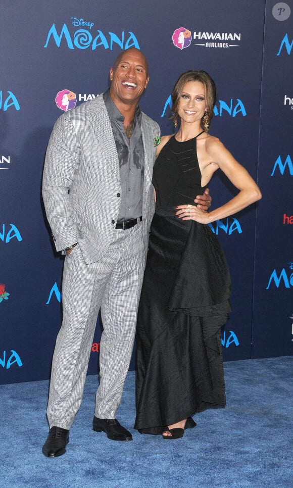 Dwayne Johnson et Lauren Hashian - Première du film "Moana" à Los Angeles le 14 novembre 2016