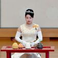  La princesse Ayako de Takamado, avant de quitter la famille impériale du Japon, a accompli un rituel le 26 octobre 2018 au palais impérial à Tokyo en vue de son mariage trois jours plus tard avec Kei Moriya. 
