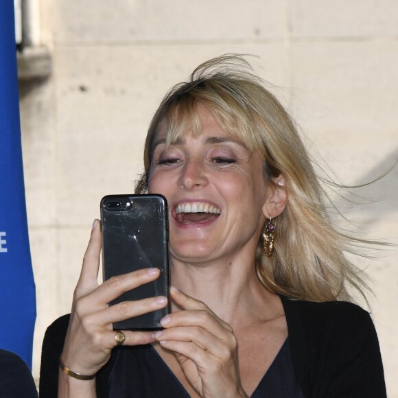 Julie Gayet au photocall de la 12ème édition du festival du Film d'Angoulême, le 21 août 2019. © Guirec Coadic/Bestimage