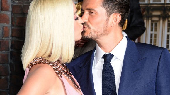 Katy Perry et Orlando Bloom : Tendres baisers à l'avant-première de Carnival Row