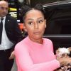 Mel B (Melanie Brown) arrive avec son petit chien dans les bras aux studios de "BBC Radio 2" à Londres, le 18 juillet 2019.