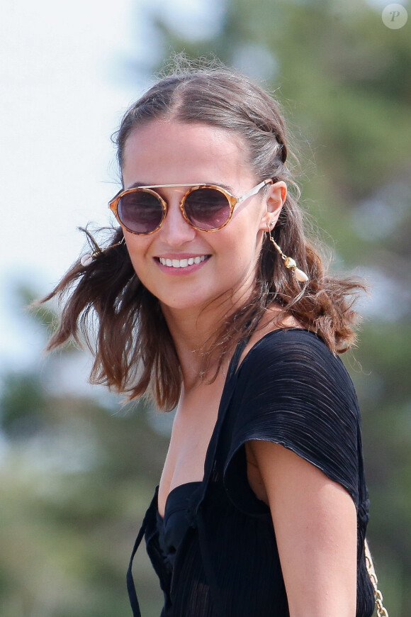 Alicia Vikander en vacances à Ibiza, le 23 mai 2019.