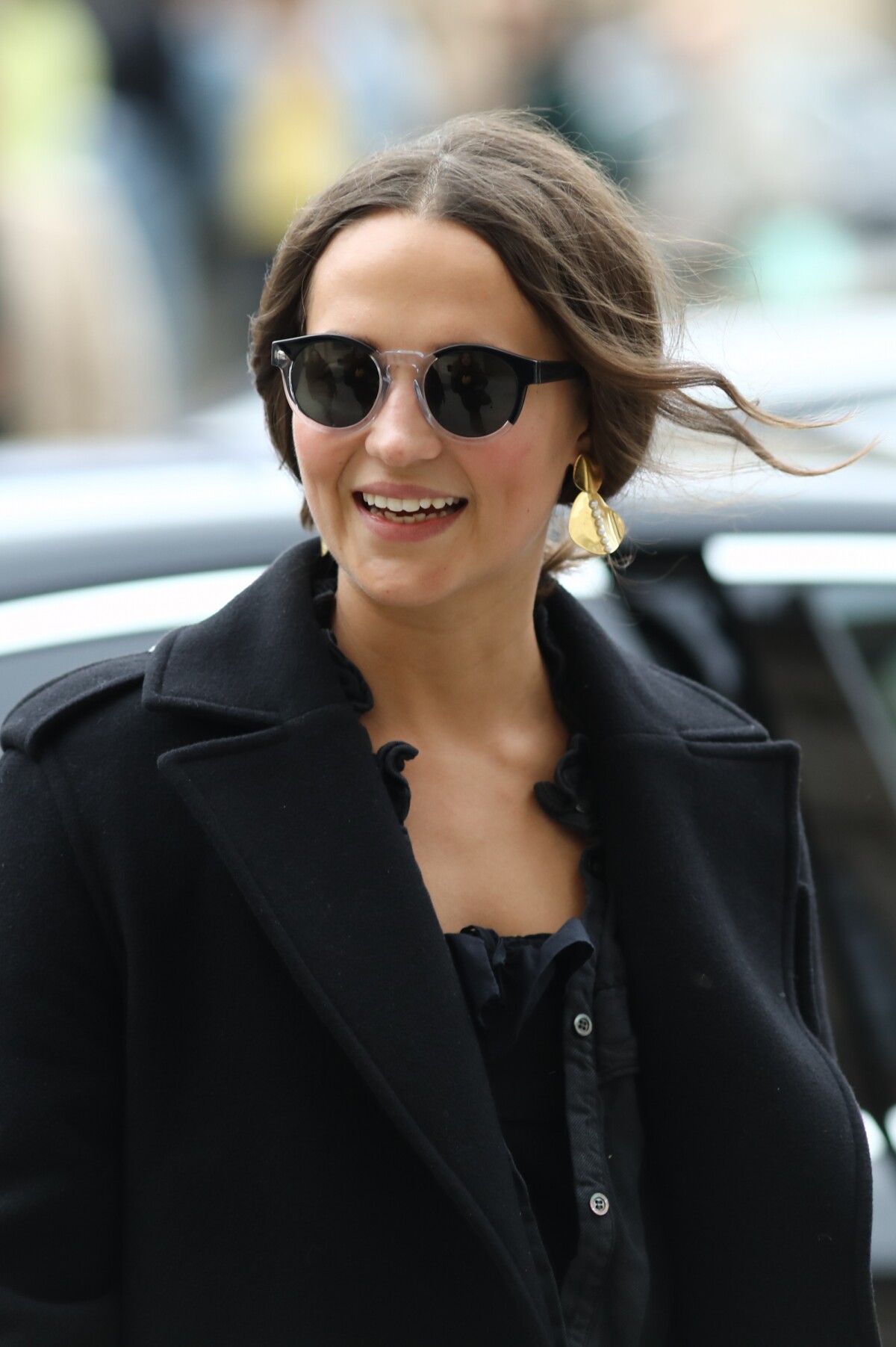 Photo : Alicia Vikander sort du restaurant Girafe, place du Trocadéro à