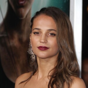 Alicia Vikander à la première de "Tomb Raider" au TCL Chinese Theatre à Hollywood, le 12 mars 2018.