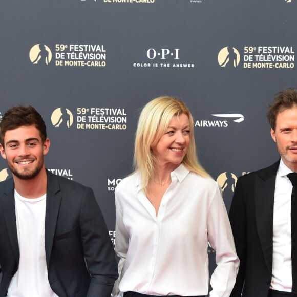 Ingrid Chauvin et des collègues de "Demain nous appartient" à la 59ème édition du festival de télévision de Monte Carlo au Grimaldi forum à Monaco le 14 juin 2019. © Bruno Bebert / Bestimage