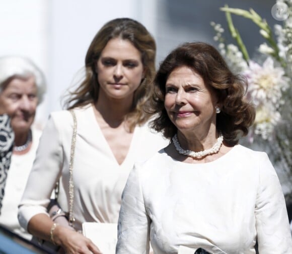 La reine Silvia de Suède et la princesse Madeleine de Suède assistaient le 18 juillet 2019 aux funérailles d'Anki Wallenberg à l'église de Dalaro, à Stockholm, un mois après sa mort dans le naufrage de son voilier sur le lac Léman.