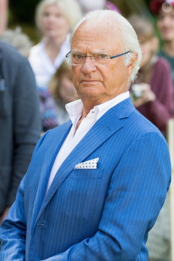 Le roi Carl XVI Gustaf de Suède lors du 42e anniversaire de la princesse Victoria de Suède à la Villa Solliden sur l'île d'Öland le 14 juillet 2019.