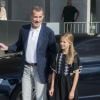 La princesse Leonor des Asturies et l'infante Sofia d'Espagne ont rendu visite avec leurs parents le roi Felipe VI d'Espagne et la reine Letiza à leur grand-père le roi Juan Carlos Ier durant sa convalescence à l'hopital Quiron Salud à Madrid le 27 août 2019, suite à son triple pontage coronarien.