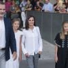 La princesse Leonor des Asturies et l'infante Sofia d'Espagne ont rendu visite avec leurs parents le roi Felipe VI d'Espagne et la reine Letiza à leur grand-père le roi Juan Carlos Ier durant sa convalescence à l'hopital Quiron Salud à Madrid le 27 août 2019, suite à son triple pontage coronarien.