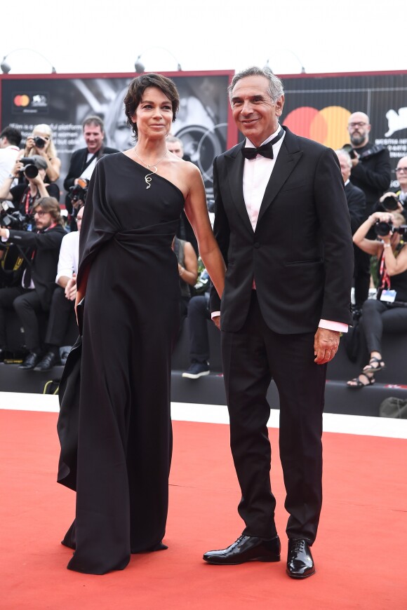 Stefania Rocca et Carlo Capasa lors de la projection du film "La Vérité" lors de la cérémonie d'ouverture du 76e festival du film de Venise, la Mostra, sur le Lido au Palais du cinéma de Venise, Italie, le 28 août 2019.