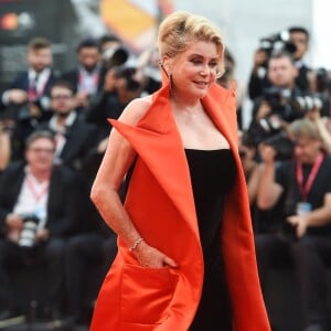 Catherine Deneuve lors de la projection du film "La Vérité" lors de la cérémonie d'ouverture du 76e festival du film de Venise, la Mostra, sur le Lido au Palais du cinéma de Venise, Italie, le 28 août 2019.