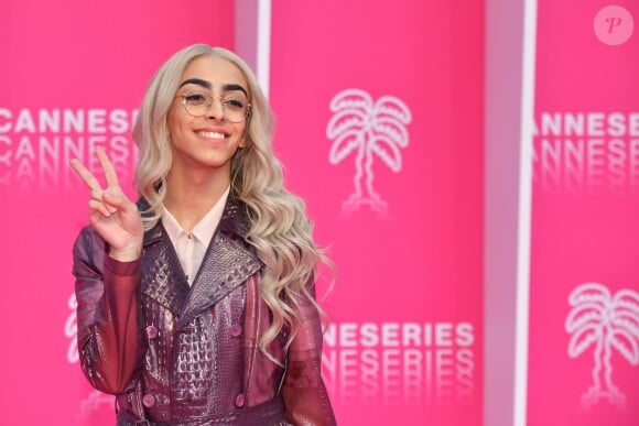 Bilal Hassani lors du photocall de la soirée de clôture de la 2ème édition du "Canneseries" au palais des Festivals à Cannes, France, le 10 avril 2019. © Bruno Bébert/Bestimage