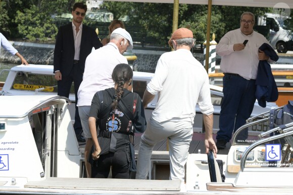 Vincent Cassel, Tina Kunakey et leur fille Amazonie arrivent à l'hotel Excelsior, en marge du 76e Festival international du film de Venise 2019, le 30 août 2019. @ Anna Maria Tinghino/Splash News/ABACAPRESS.COM