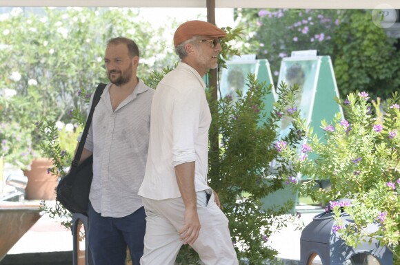 Vincent Cassel, Tina Kunakey et leur fille Amazonie arrivent à l'hotel Excelsior, en marge du 76e Festival international du film de Venise 2019, le 30 août 2019. @ Anna Maria Tinghino/Splash News/ABACAPRESS.COM