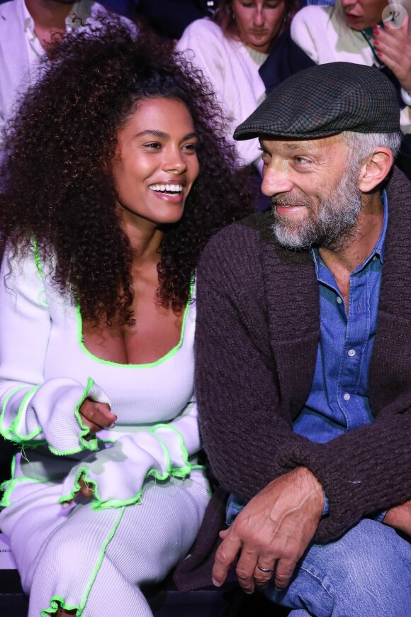 Vincent Cassel et sa femme Tina Kunakey - People lors du "Etam Live Show 2018" aux Beaux-Arts à Paris, le 25 septembre 2018. © Veeren/Moreau/Bestimage