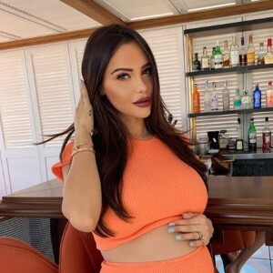 Nabilla enceinte de Thomas Vergara (Août 2019).