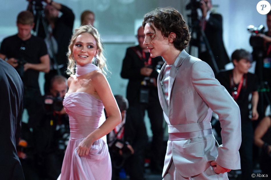 Lily Rose Depp Et Timothée Chalamet à Venise Regards