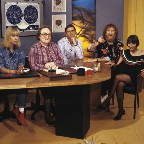 Archives - En France, à Paris, sur le plateau du Club Dorothée Matin, Jacky, Dorothée, Germaine Soleil, Patrick Simpson-Jones, François Corbier et Ariane le 5 janvier 1988