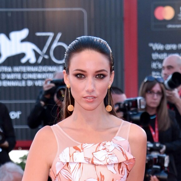 Delphine Wespiser à la première du film "Saturday Fiction (Lan xin da ju yuan)" lors de la cérémonie d'ouverture du 76e festival du film de Venise, la Mostra, sur le Lido de Venise, Italie, le 4 septembre 2019.